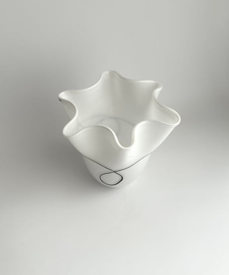 Vase｜白い花瓶｜チューリップベース｜北欧