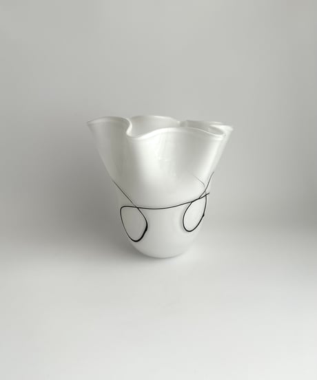 Vase｜白い花瓶｜チューリップベース｜北欧