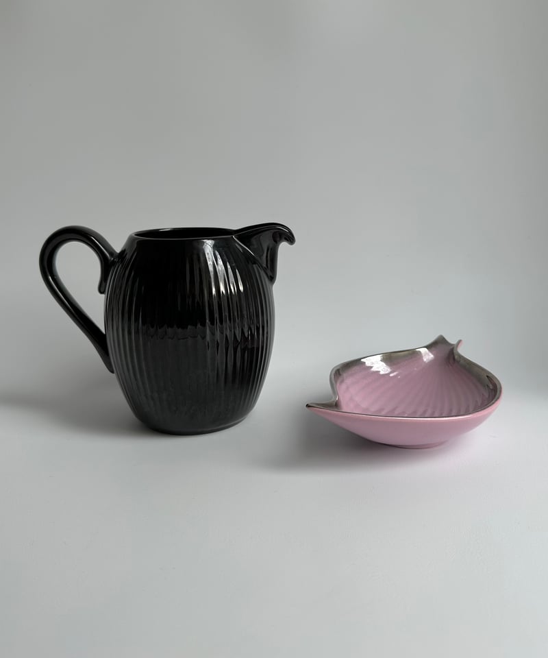 Tray｜リーフ｜灰皿｜ピンクのトレイ｜ノルウェー | roi home｜北欧