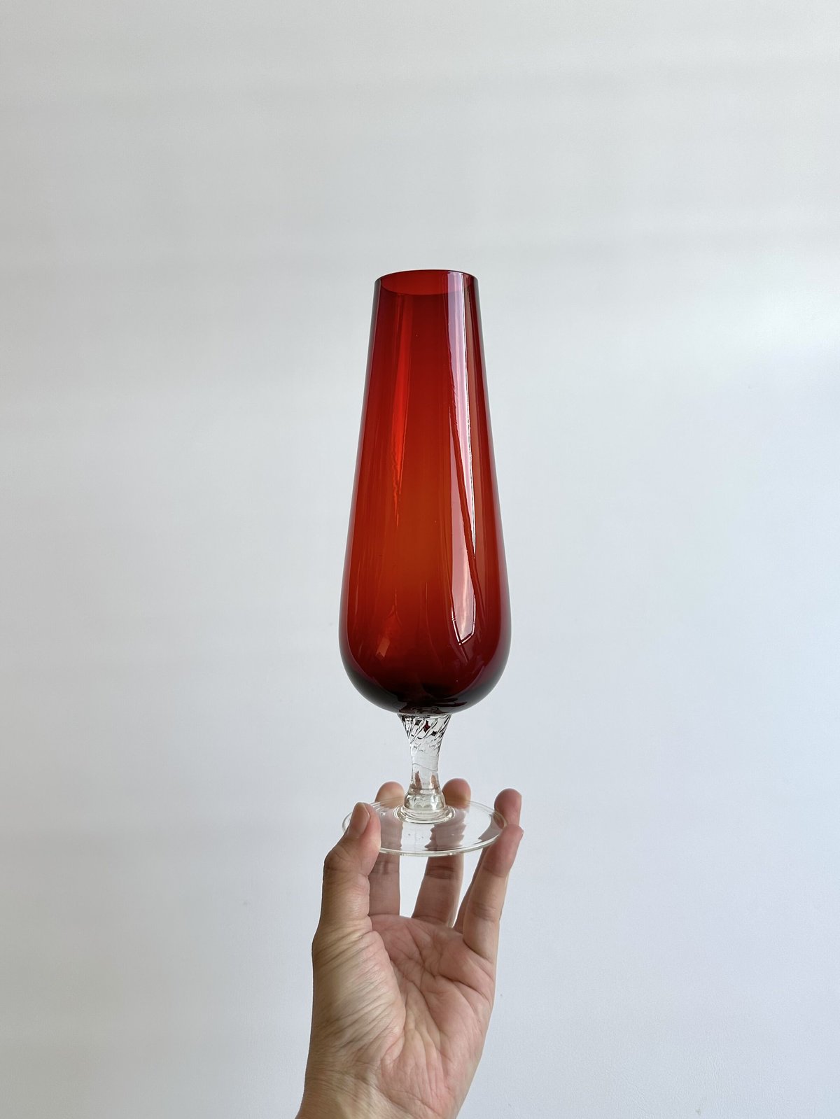 Vase｜赤いガラスの花瓶｜ビンテージ花瓶 | roi home｜北欧