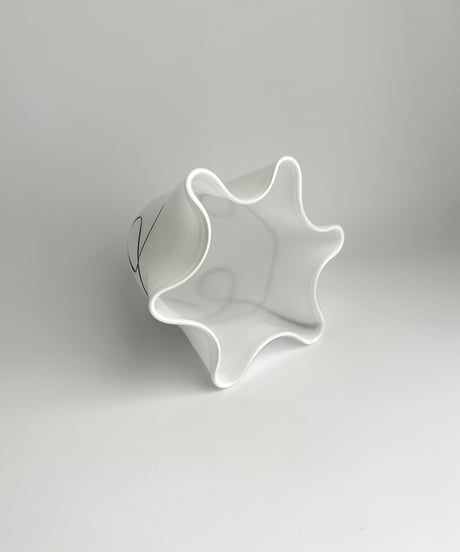 Vase｜白い花瓶｜チューリップベース｜北欧