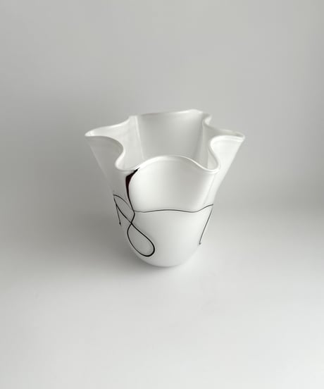Vase｜白い花瓶｜チューリップベース｜北欧