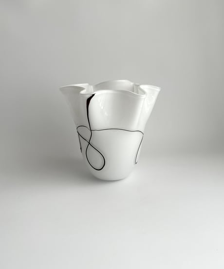 Vase｜白い花瓶｜チューリップベース｜北欧