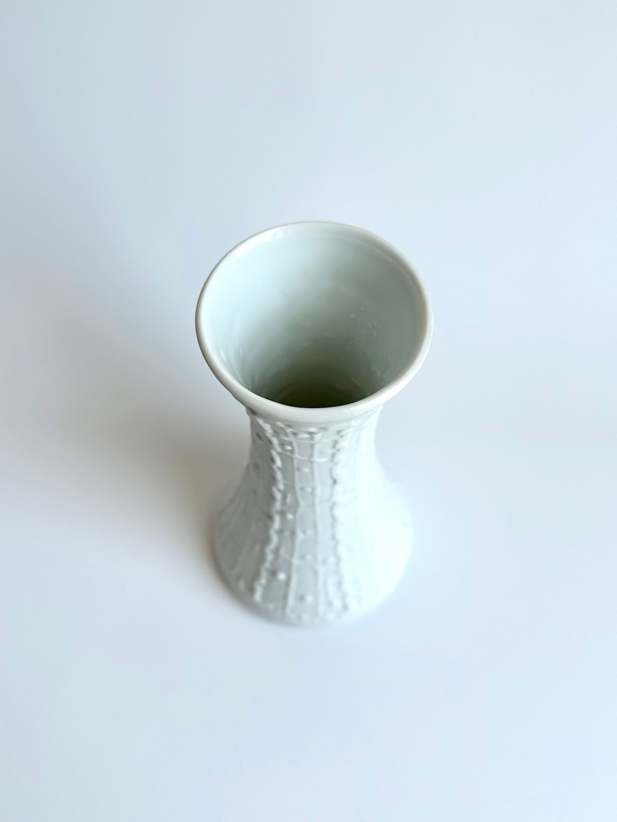 希少！KPM／ロイヤルベルリン　フラワーベース Vase｜Royal KPM｜白い花瓶｜マット｜ドイツ | roi home｜北欧