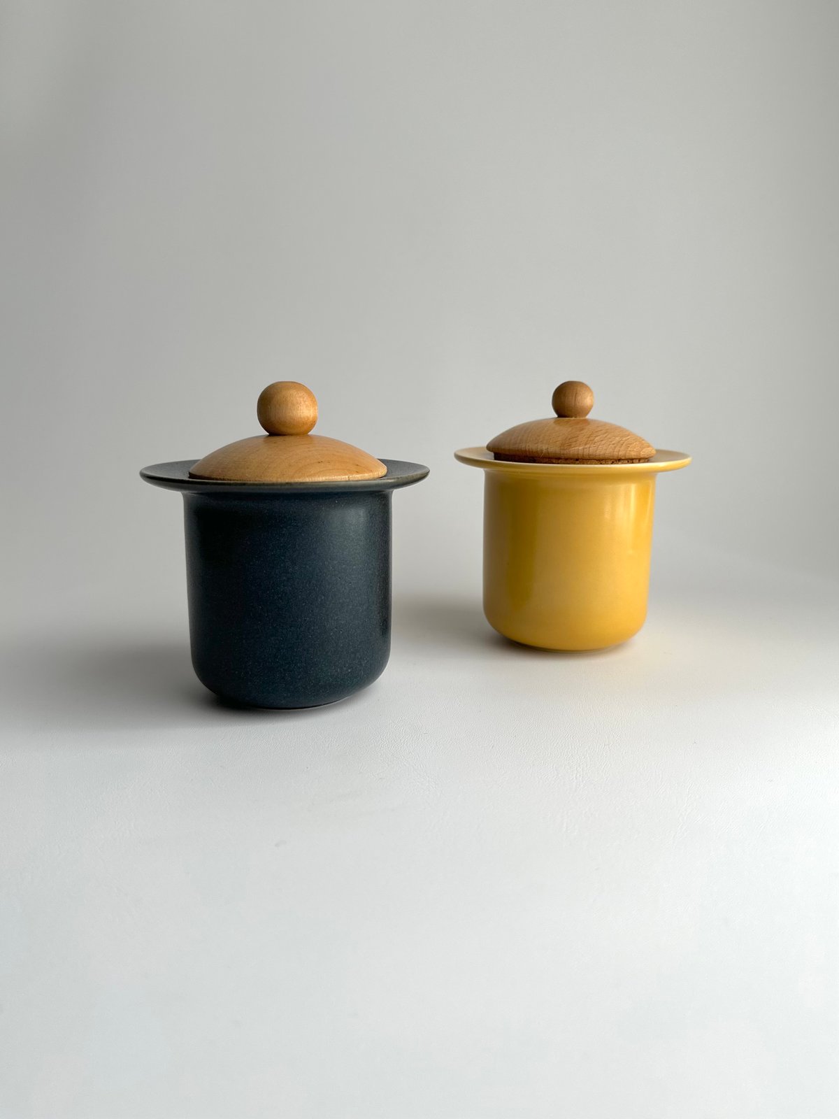 Canister｜Höganäs Keramik｜ホガナス｜キャニスター｜蓋付き瓶