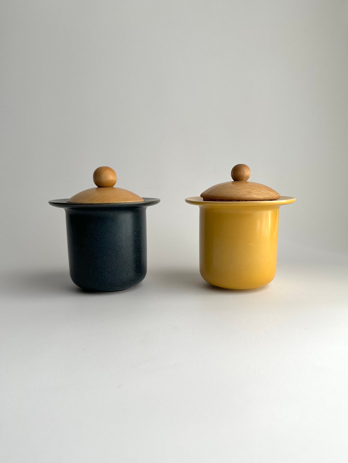 Canister｜Höganäs Keramik｜ホガナス｜キャニスター｜蓋付き瓶