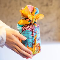 北欧柄ふろしき チーフ 【コトノワ】ヘイニ・リータフフタ　綿 小 風呂敷 約50cm ≪Doraドーラ≫