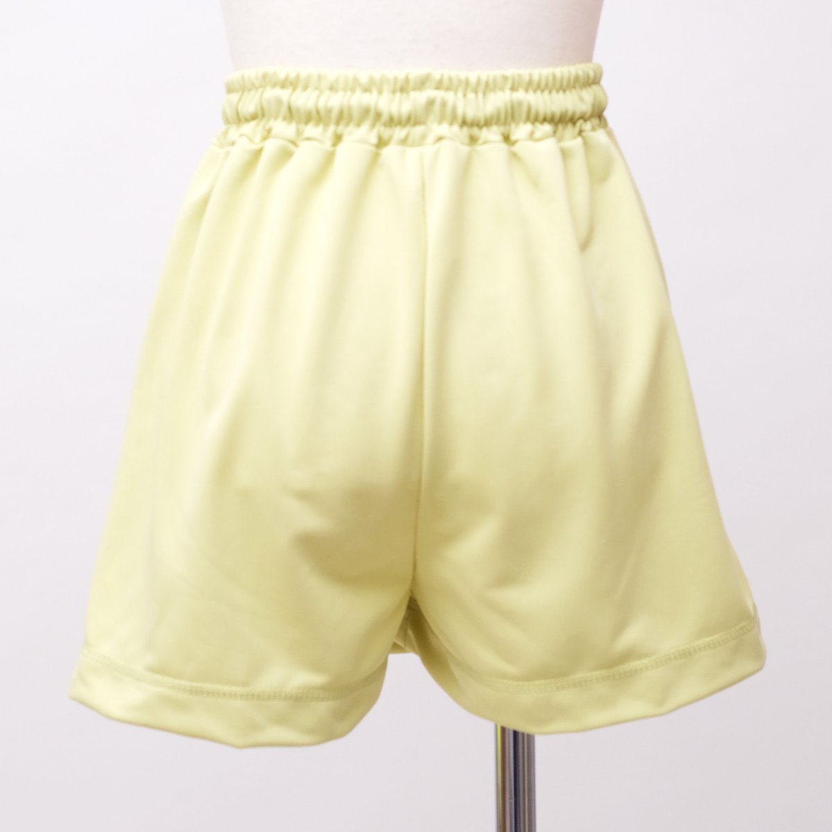 フロントスカートショートパンツ（ライム） | mamecocloset