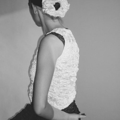 Satin Frill Scrunchie White / hai