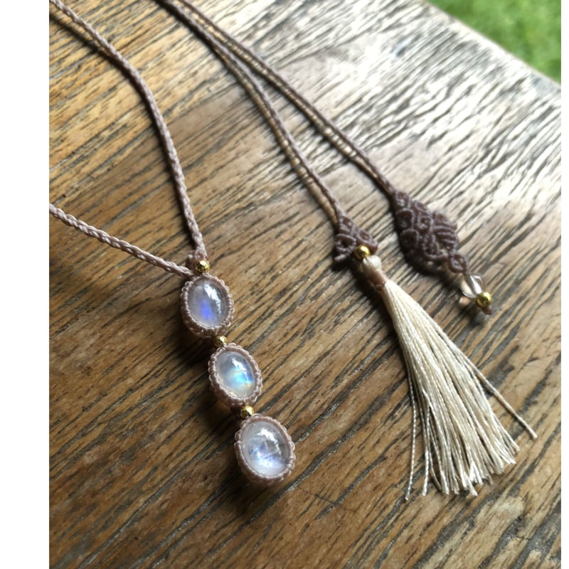天然石3連マクラメ編みペンダント：ムーンストーン | 8macrame8 