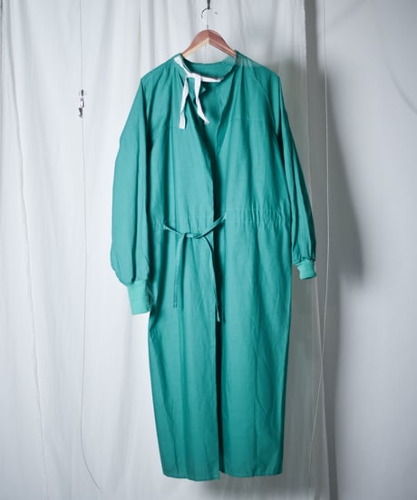 1960 - 1970's U.S ARMY "Surgical Gown, DEAD STOCK"