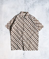 Vintage waxed batik printed shirt 1970's ~, Fly front design.