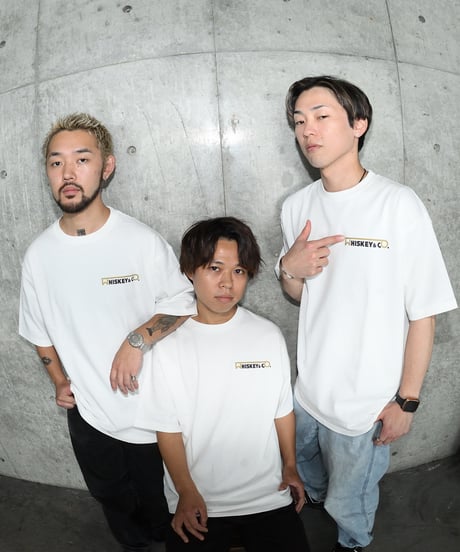 【Whiskey&Co. オリジナル　T-シャツ】　色：黒/ 白　サイズ：M/ L/ XL