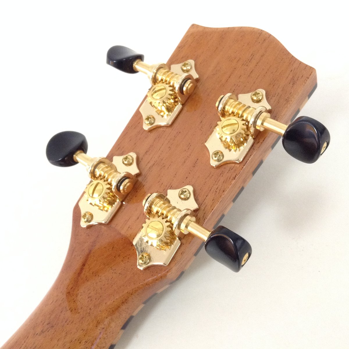 【Smijer】スプルース単板のコンサートパイナップルウクレレ【ウクレレ専門店】 Smijer】スプルース単板のコンサートパイナップルウクレレ【ウクレレ