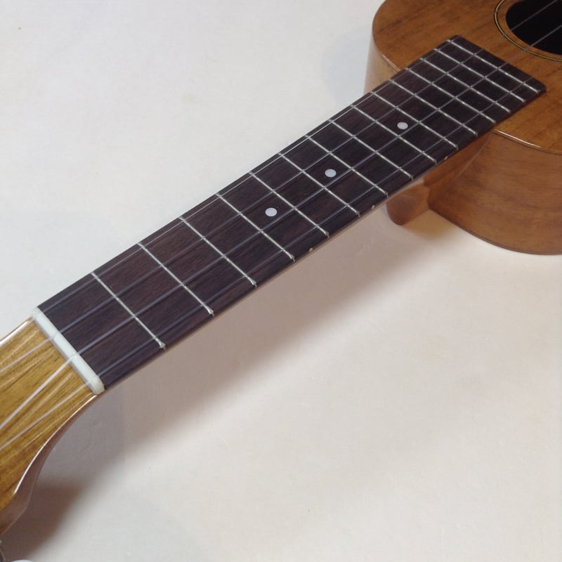 Famous(フェイマス) FS-5G ソプラノウクレレ ハワイアンコア材