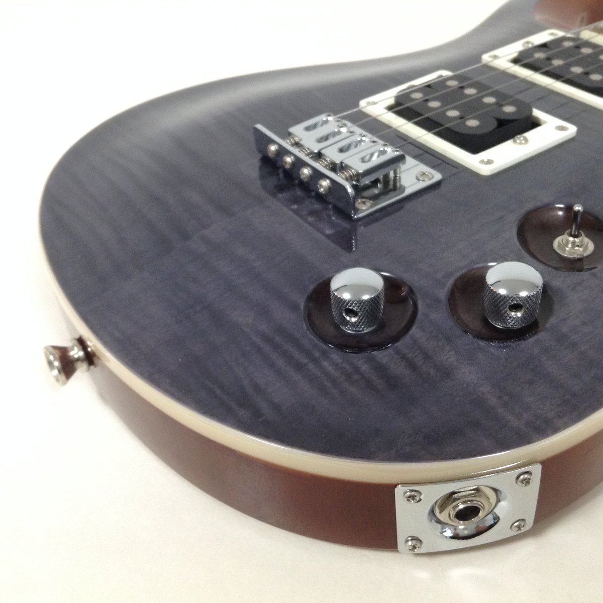 Flight Rock Series FUR-VG-TBK 印象的なダブルカッタウェイを持つ