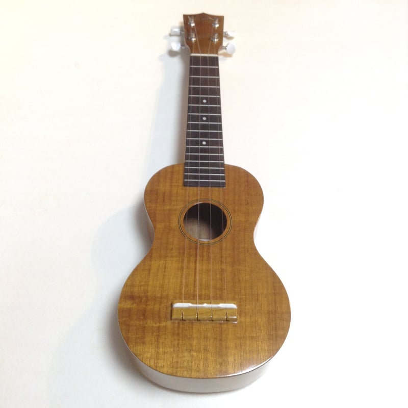 Famous(フェイマス) FS-5G ソプラノウクレレ ハワイアンコア材