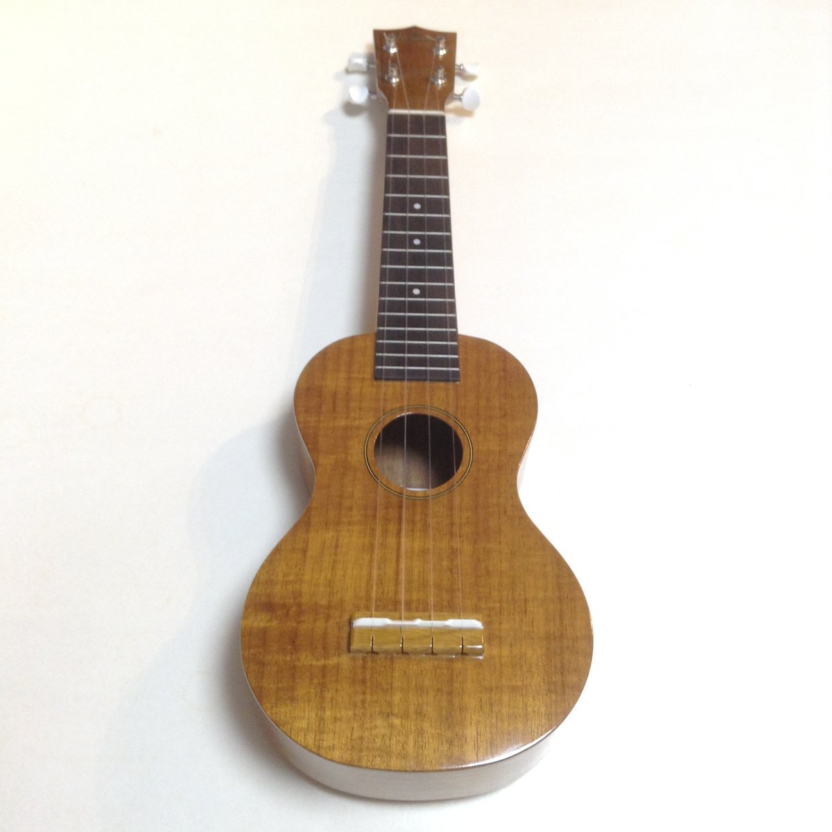 Famous(フェイマス) FS-5G ソプラノウクレレ ハワイアンコア材
