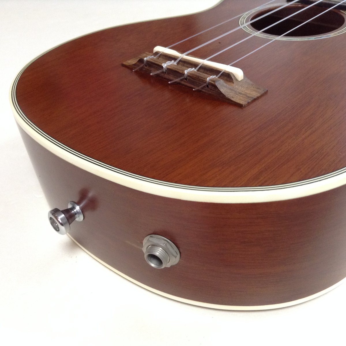 【希少】T’s Ukulele CS-1500 コンサートウクレレ 希少】T's Ukulele CS-1500 コンサートウクレレ