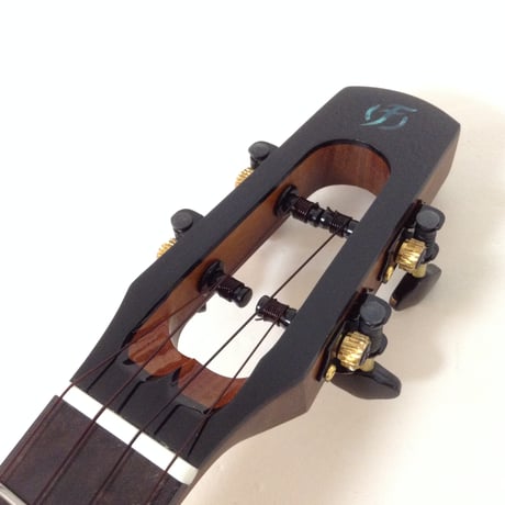 Flight　FU-NH-CON　コンサートウクレレ　ソフトケース付き　スプルース　ブラック　Flight Royal series / Nighthawk