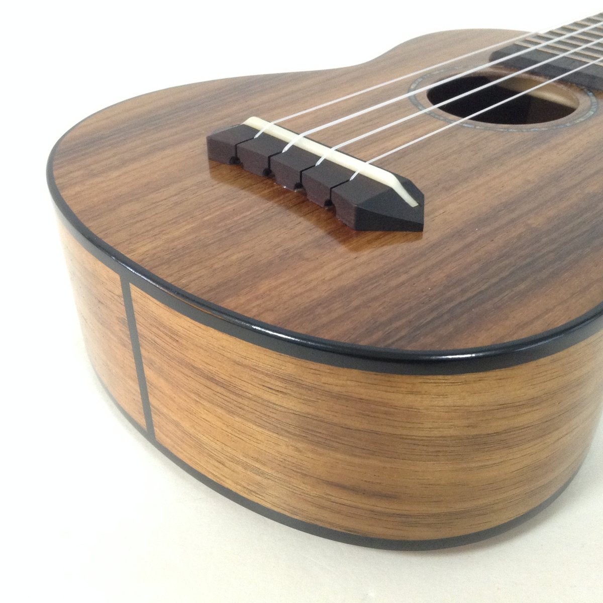 KUMU (クム) SQ34A ソプラノロングネックウクレレ ハワイアンコア 材 KUMU (クム) SQ34A ソプラノロングネックウクレレ ハワイアンコア 材