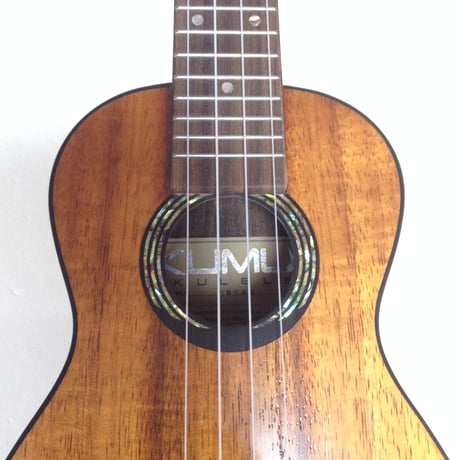 KUMU(クム)　CM54A　コンサートウクレレ　ハワイアンコア (ケース付き）