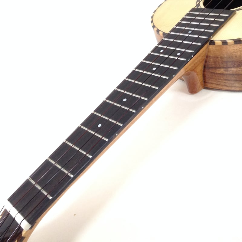 【Smijer】スプルース単板のコンサートパイナップルウクレレ【ウクレレ専門店】 Smijer】スプルース単板のコンサートパイナップルウクレレ