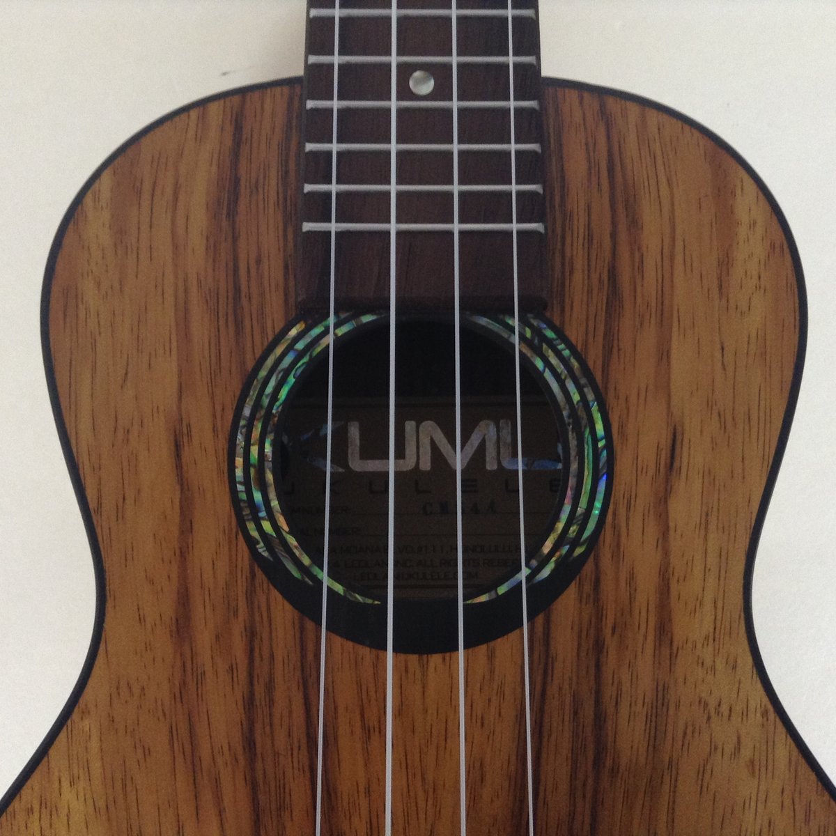 KUMU(クム) CM54AP ピックアップ搭載 コンサートウクレレ ハワイアン