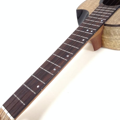 Flight　FU-FB-TEN　テナーウクレレ　ソフトケース付き　マンゴー　Flight Royal series / Fireball