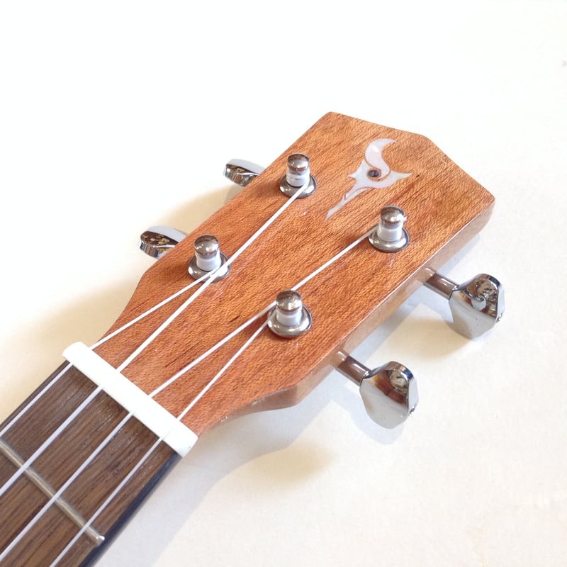 Smijer】スプルース単板のコンサートパイナップルウクレレ【ウクレレ