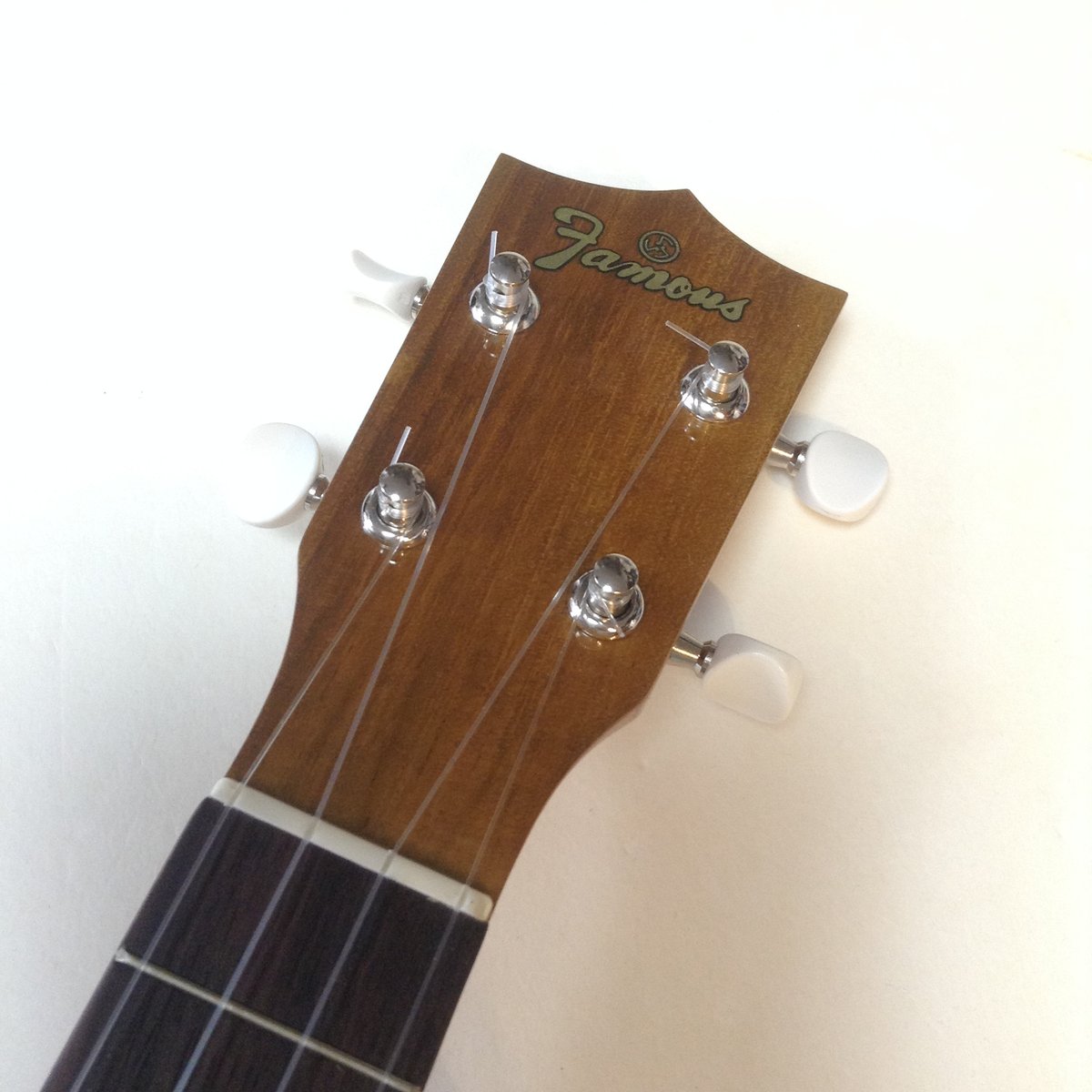 Famous(フェイマス) FS-5G ソプラノウクレレ ハワイアンコア材