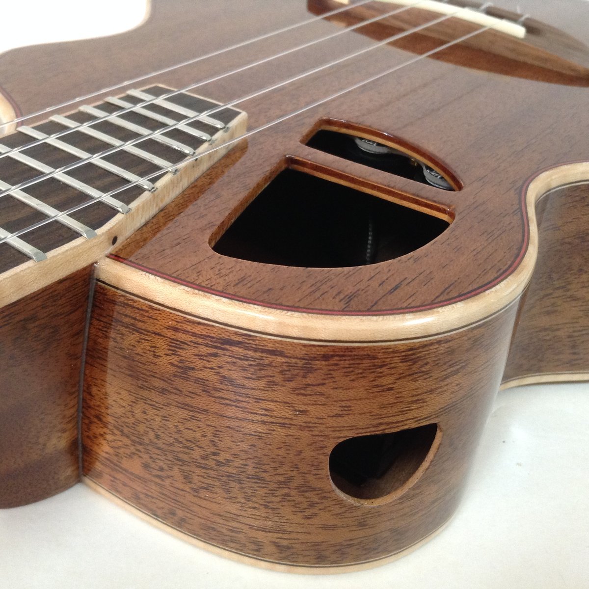L.Luthier（エルルシアー） Le Light Maho コンサートウクレレ マホガニ
