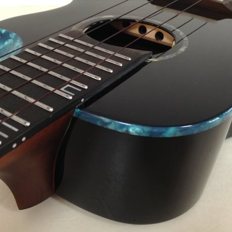 Flight　FU-NH-CON　コンサートウクレレ　ソフトケース付き　スプルース　ブラック　Flight Royal series / Nighthawk