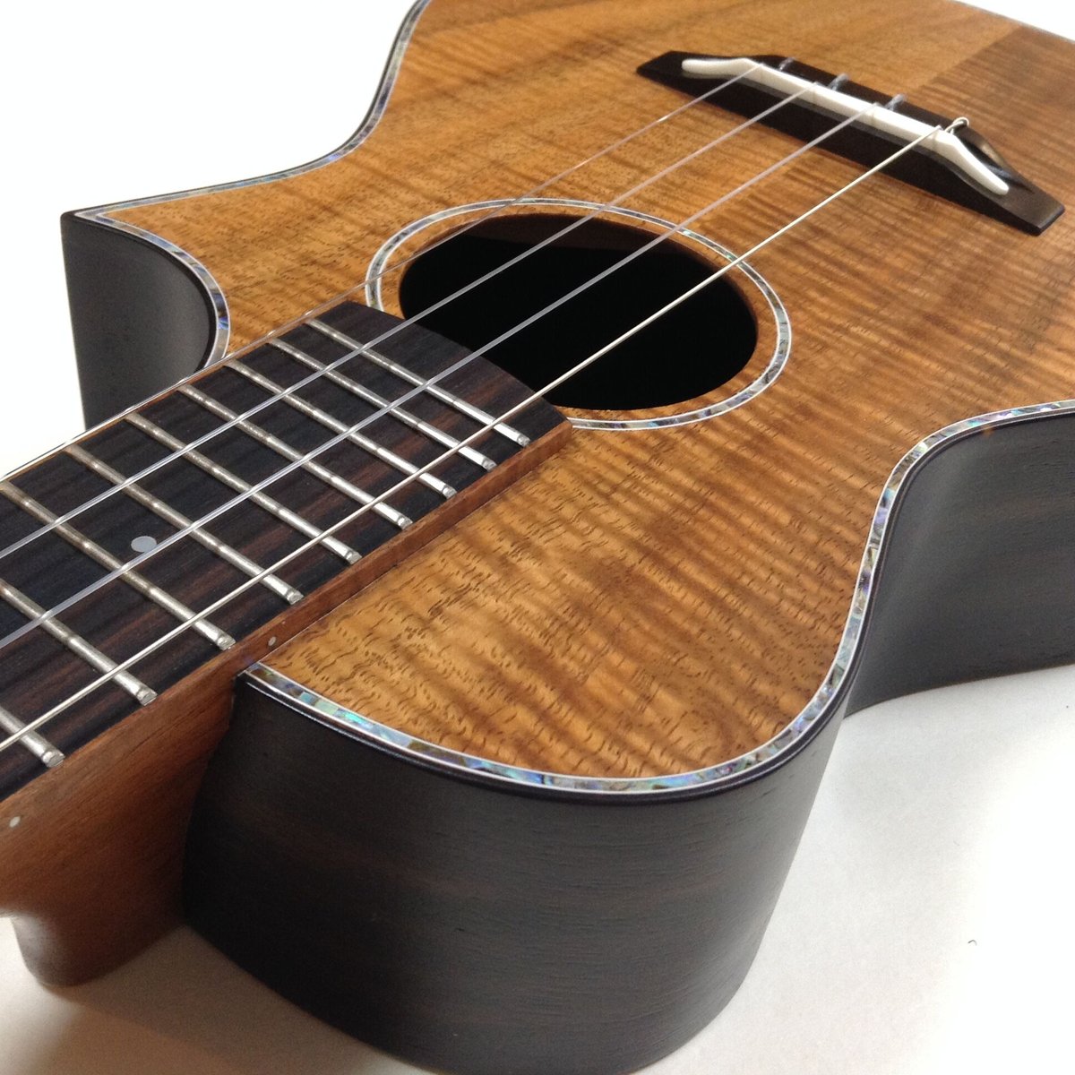 ゴルドバテナーウクレレ.カッタウェイ　アメリカで購入の物 ゴルドバテナーウクレレ.カッタウェイ アメリカで購入の物