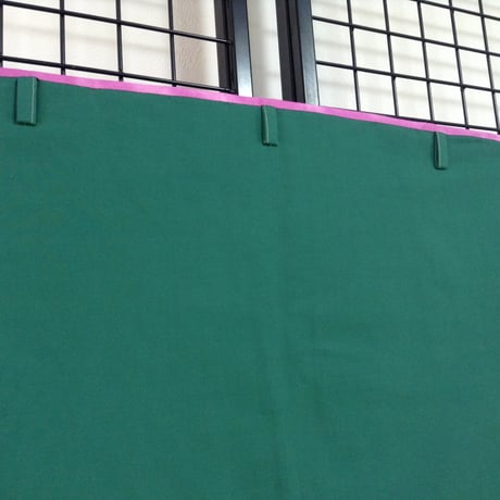 TOK-380/ ハワイアンキルトタペストリー　92㎝✕92㎝　壁飾り　インテリア　ベッドカバー　ピンク　濃ピンク　濃緑　薄緑　トランペットフラワー　ハンドメイド　手作り プレゼント