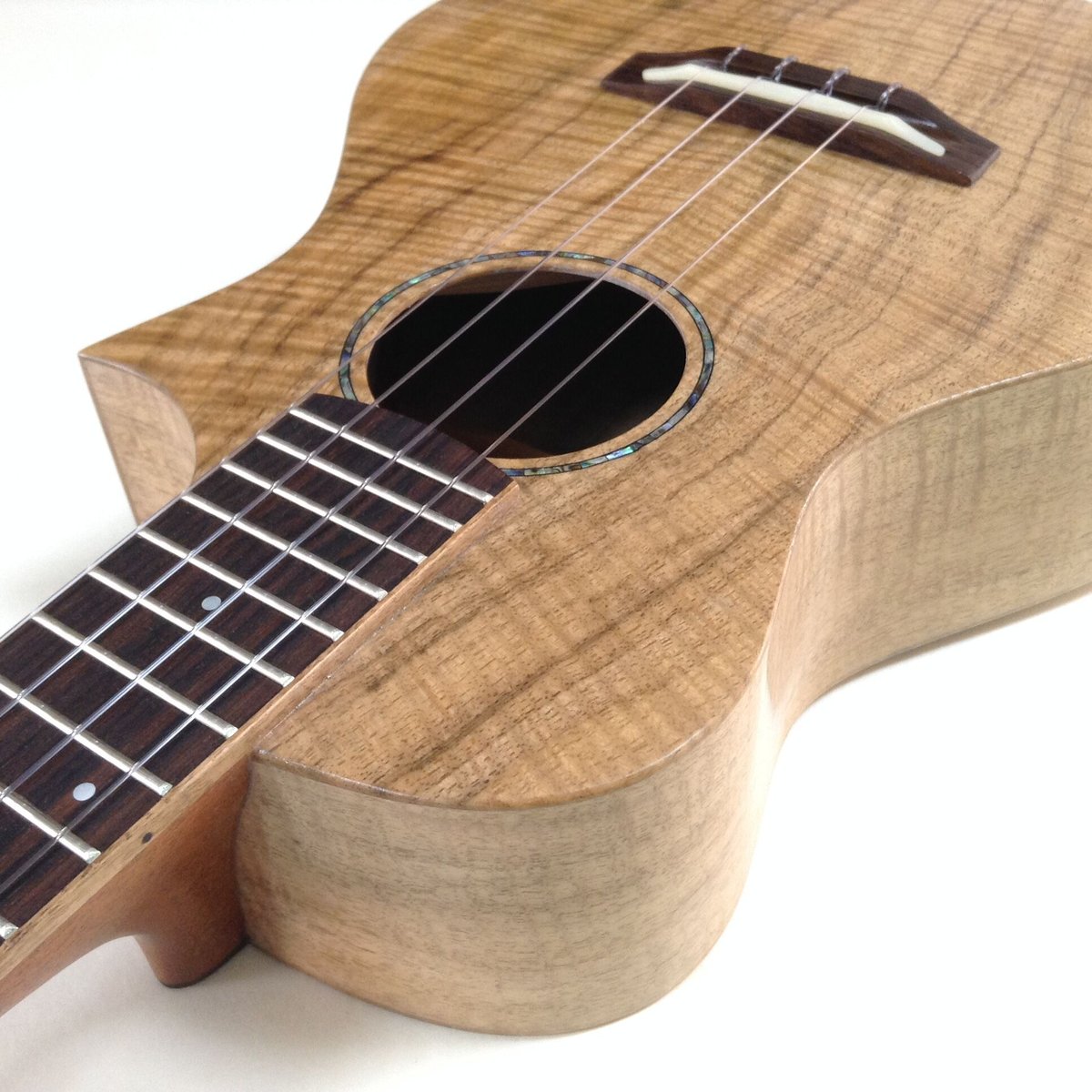 ゴルドバテナーウクレレ.カッタウェイ アメリカで購入の物