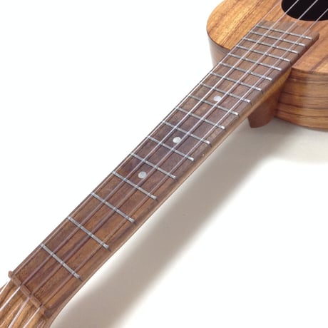 Kelii  ケリー　C-G/V 　コンサートウクレレ　ハワイアンコア 単板　ハワイ製