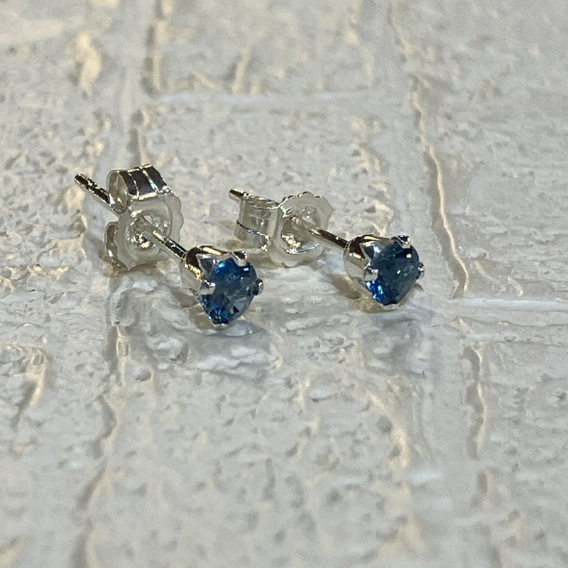 14kgf 宝石質ロンドンブルートパーズのピアス スワロフスキー・クリスタル 14kgf 宝石質ロンドンブルートパーズのピアス スワロフスキー・クリスタル