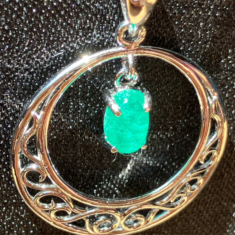 月のペンダント エメラルド | asterisk