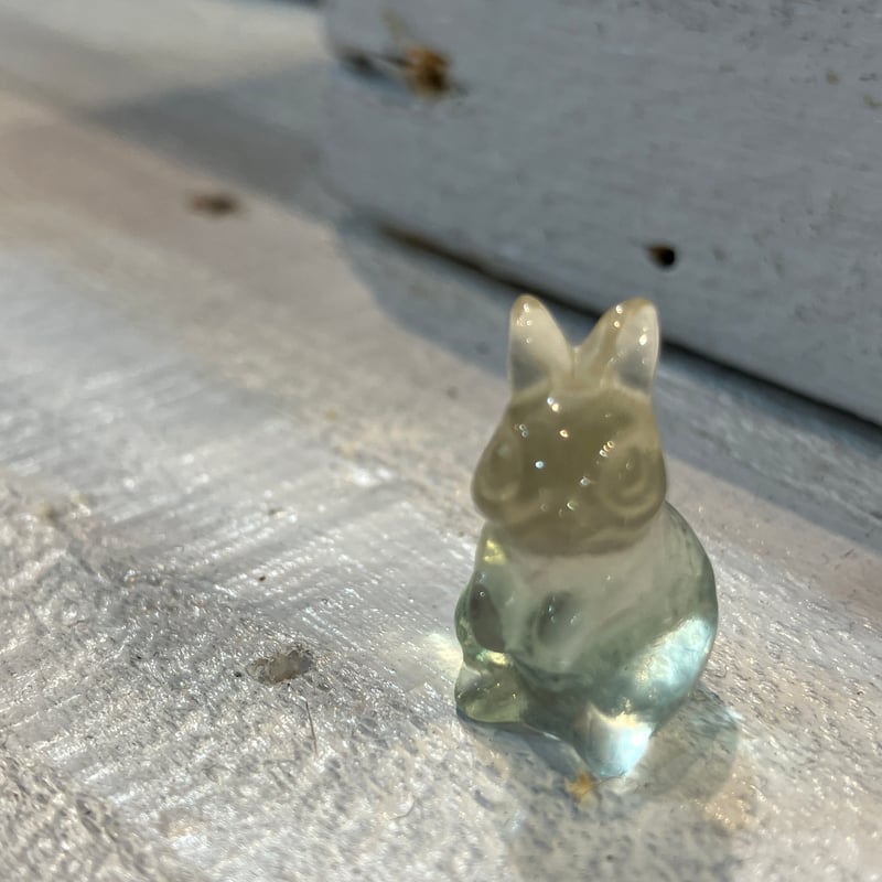 フローライトのうさぎカービング M | asterisk