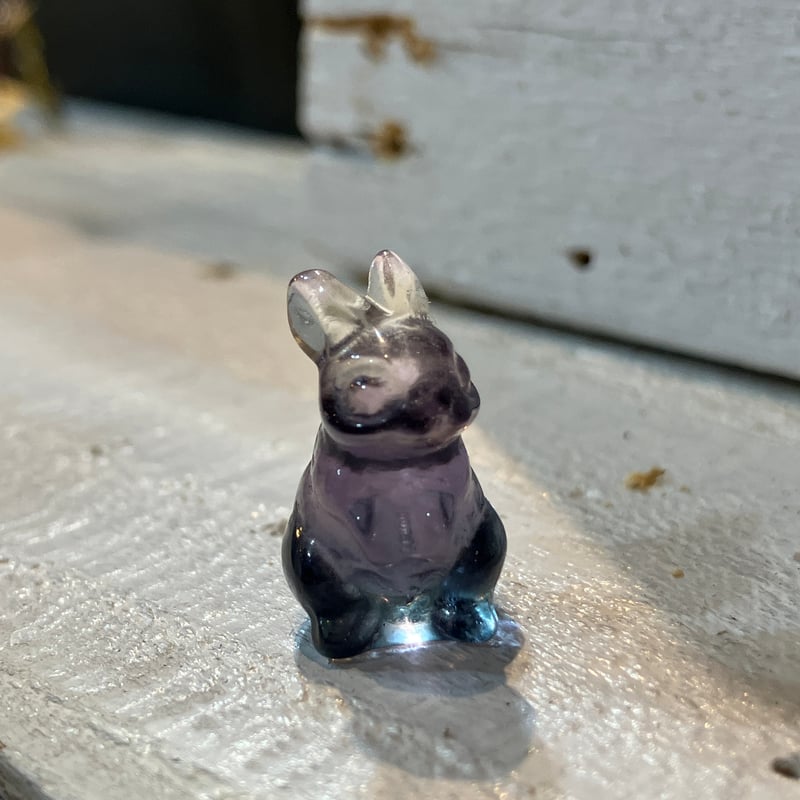 キャンディー フローライト うさぎ　セット　カービング　彫り物　双子　ペア　蛍石 フローライトのうさぎカービング Q | asterisk