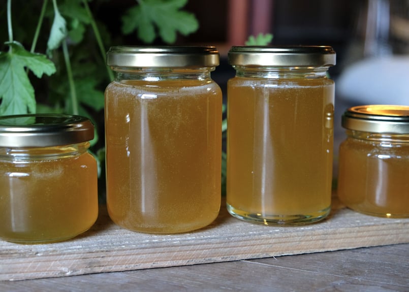 在来種 ニホンミツバチ 生蜂蜜無添加、垂れ蜜、非加熱瓶