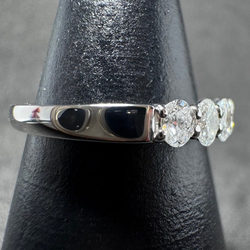 Pt950 0.70ct オーバルカット ダイヤモンド エタニティリング