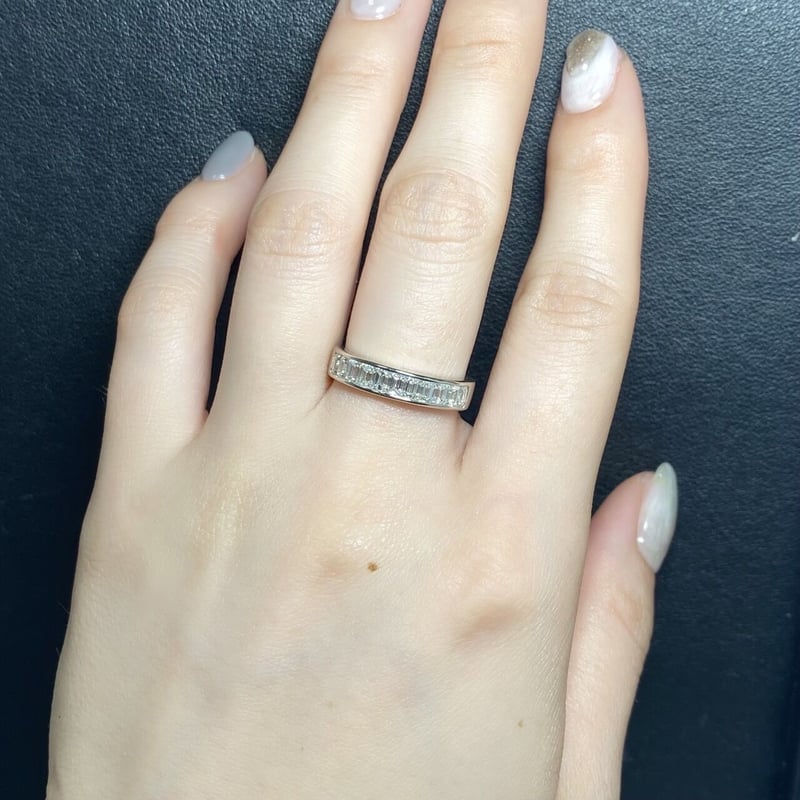 エメラルドカットエタニティリング J-R240827（4週間発送） エメラルドカットエタニティリング J-R240827（4週間発送