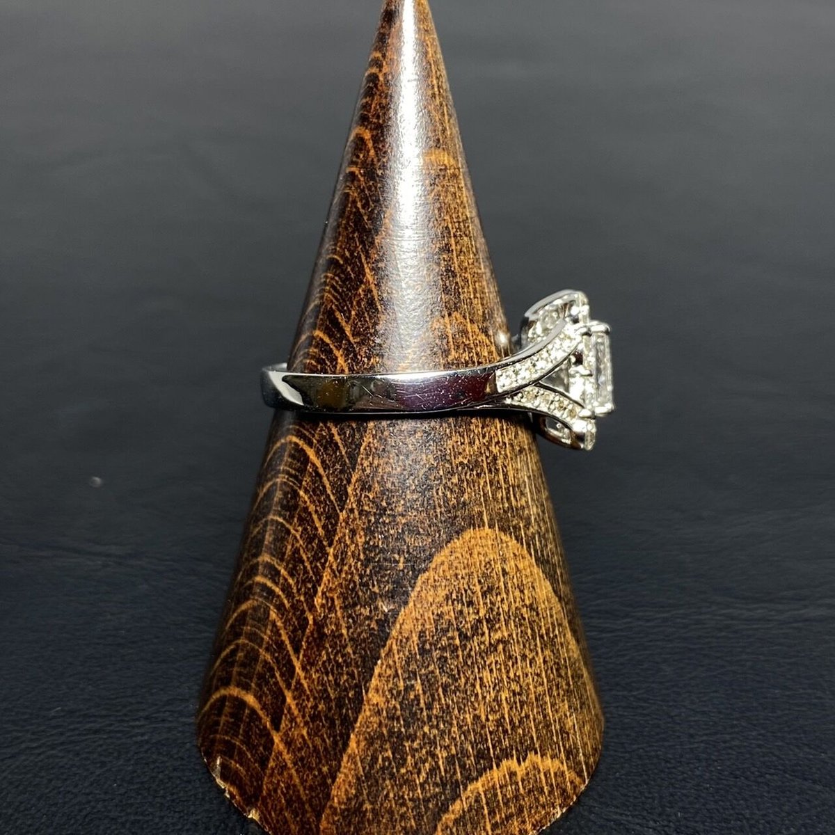 新着商品 【22-8】エメラルド ダイヤモンド リング E0.46ct D0.09ct