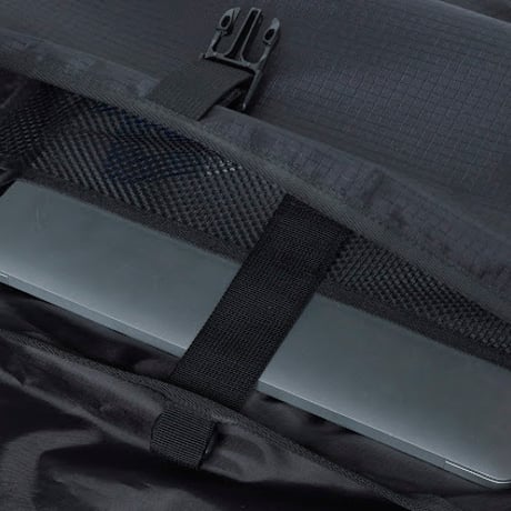 20% off PACKING Trail Messenger Bag (Black・White)