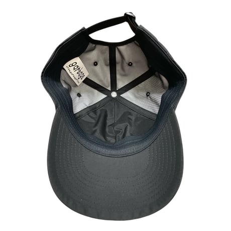 GARBAGE PRE CURVE BRIM 6 PANEL CAP (4:33) Black x White