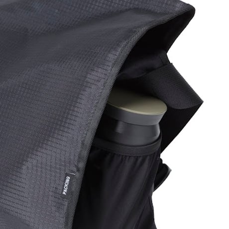 20% off PACKING Trail Messenger Bag (Black・White)