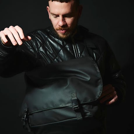 PACKING Mat Rip Messenger Bag