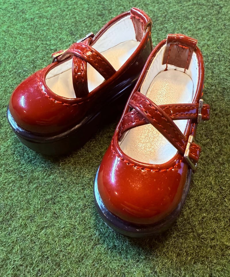 LILY BROWN 赤いエナメル ダブルストラップローファー LILY BROWN 赤いエナメル ダブルストラップローファー